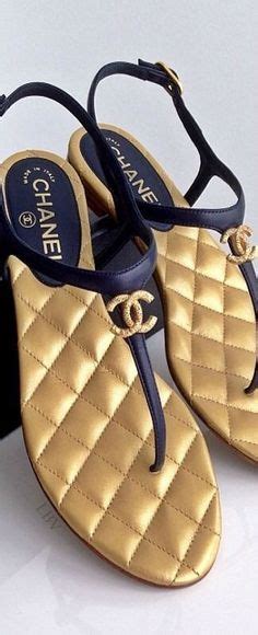 nu pied chanel|souliers chanel.